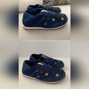 Teva ReEmber Moc Sun and Moon Sneaker Shoes 8 RETAIL $80